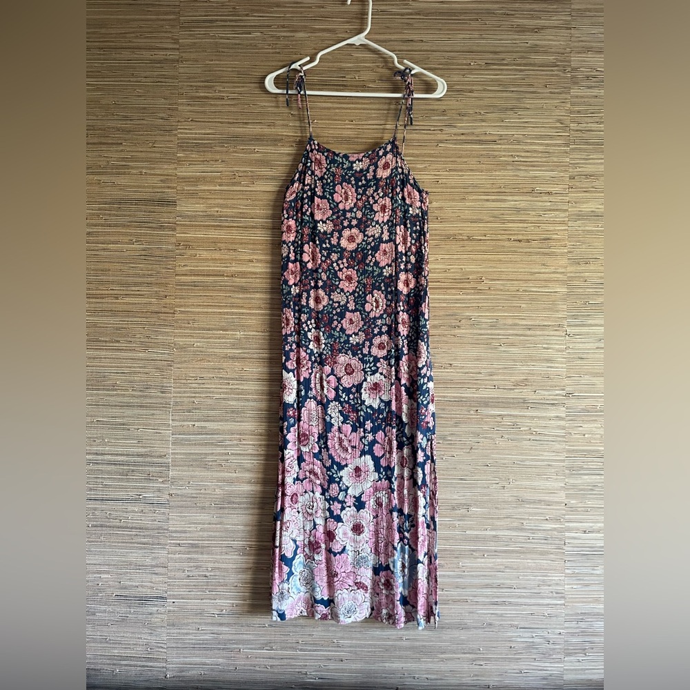 BILLABONG Floral Maxi Dress with Pink and Black Pattern🌸🌺